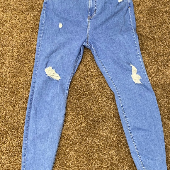 Forever 21 Highwaist Jeans - Picture 2 of 3